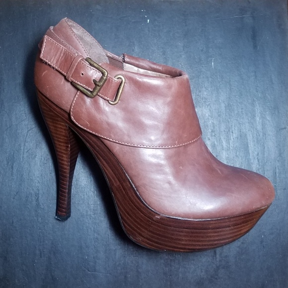 AURI - Buckled Ankle Boots - Picture 2 of 4